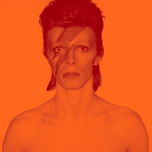 2018_David_Bowie_is_1_Album_cover_shoot_for_Aladdin_Sane_1973_v3_DRAFT_4_2000w_600_602